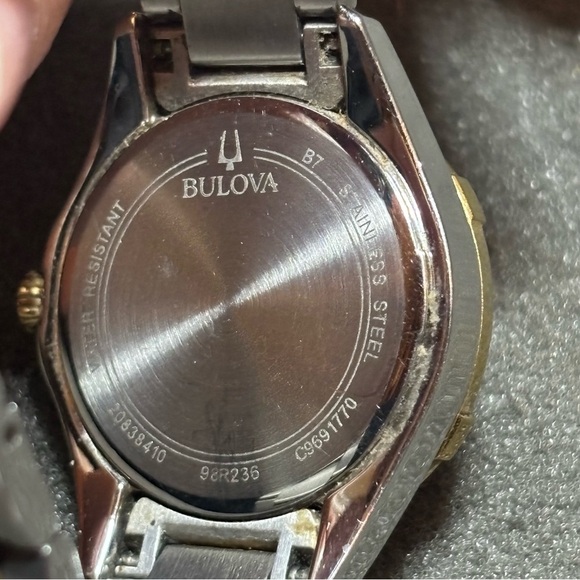 Bulova Ladies Quartz Watch Mother-of-Pearl Dial 22 Diamonds Gold & Silver Tone - Picture 6 of 8